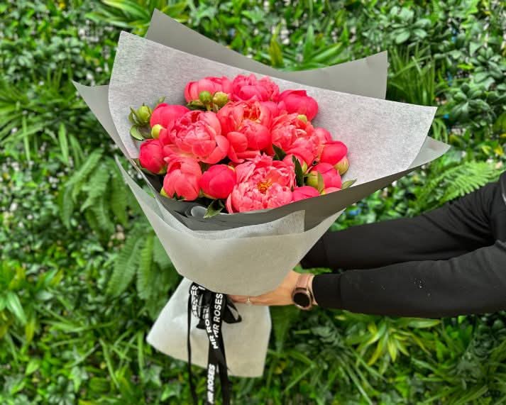 peonies flower bouquet for delivery