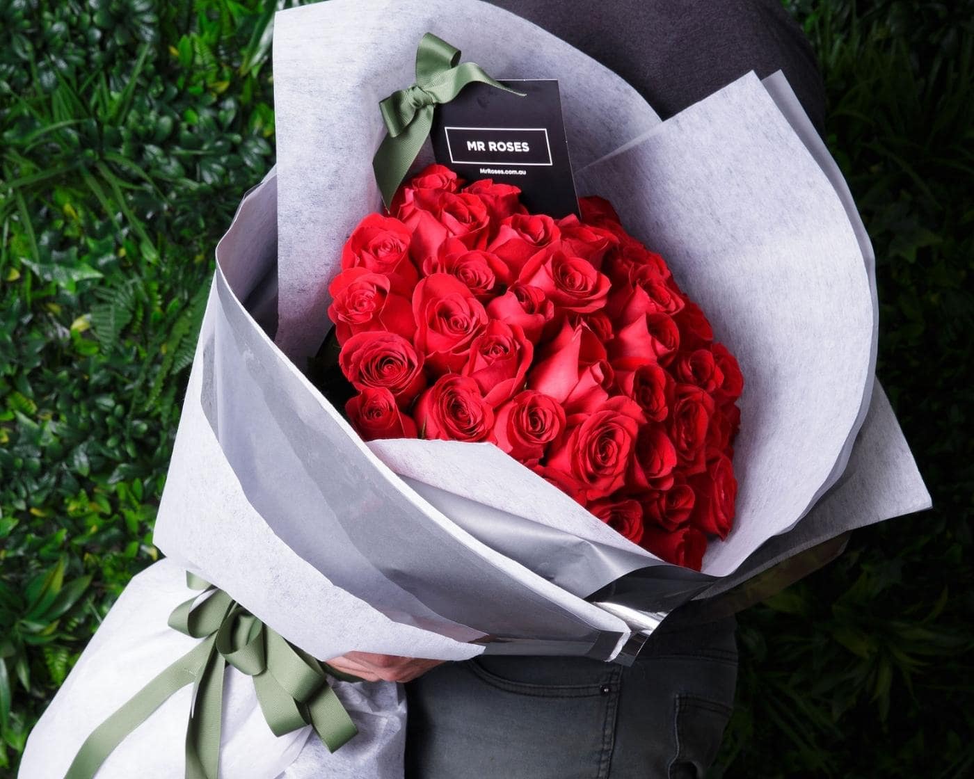 Red Magnificent Rose Bouquet | Online Delivery Mr