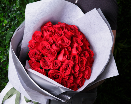Valentine's Day Red Rose Bouquet & Gifts (300 - 1000 STEMS)