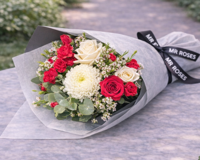 Mrr Roses Classic Red & White Bouquet | Fresh Flowers | Mr Roses