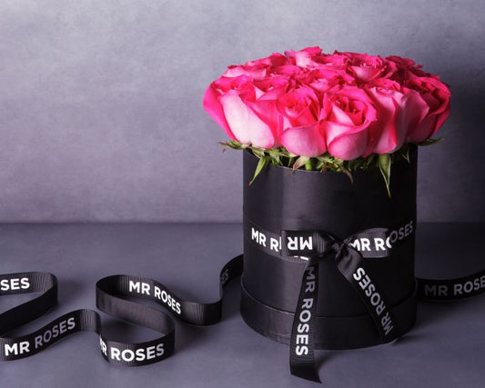 pink roses hat box