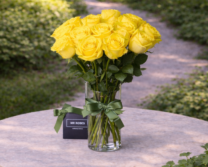 Medium Roses Medium Stemmed Yellow Roses | 100% Happiness | Mr Roses