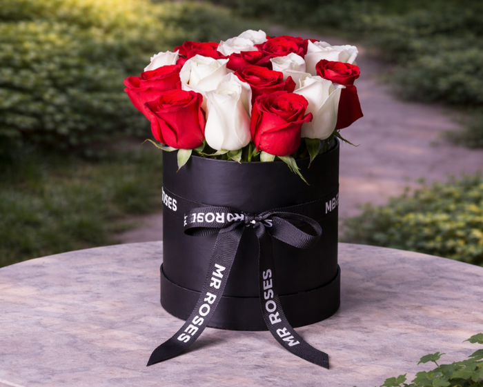 white and red roses hat box