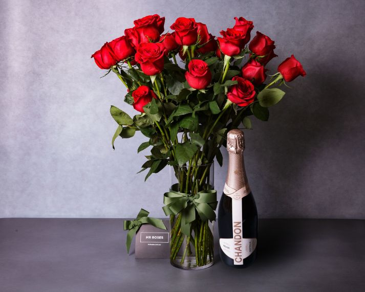 Red Roses & Chandon NV