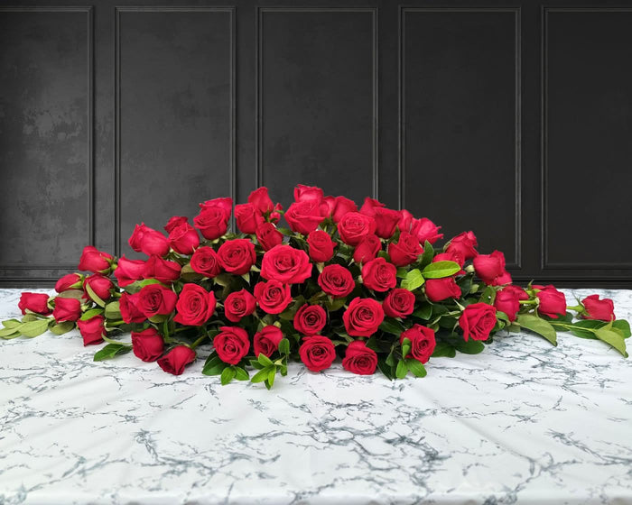 red rose table centerpiece 