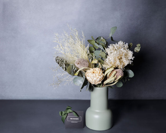 The Edith Dried Flower Arrangement Vase